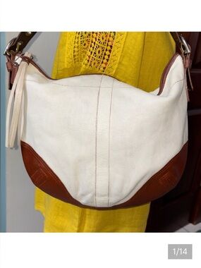 Coach Soho shoulder bag  leather cream/Brown  Shoulder Bag F08A03
Refurbished
